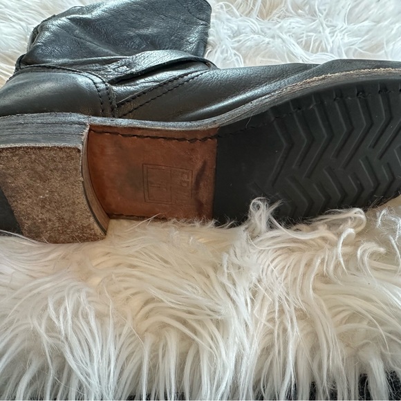 Frye Veronica Short Boot - women's size 11 - Picture 4 of 13